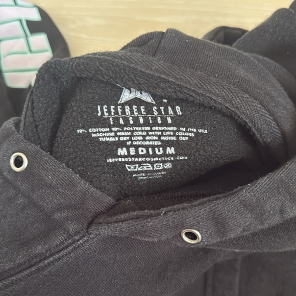 3/$10 Jeffree Star Black and Pink Star Sweatshirt - Picture 3 of 7